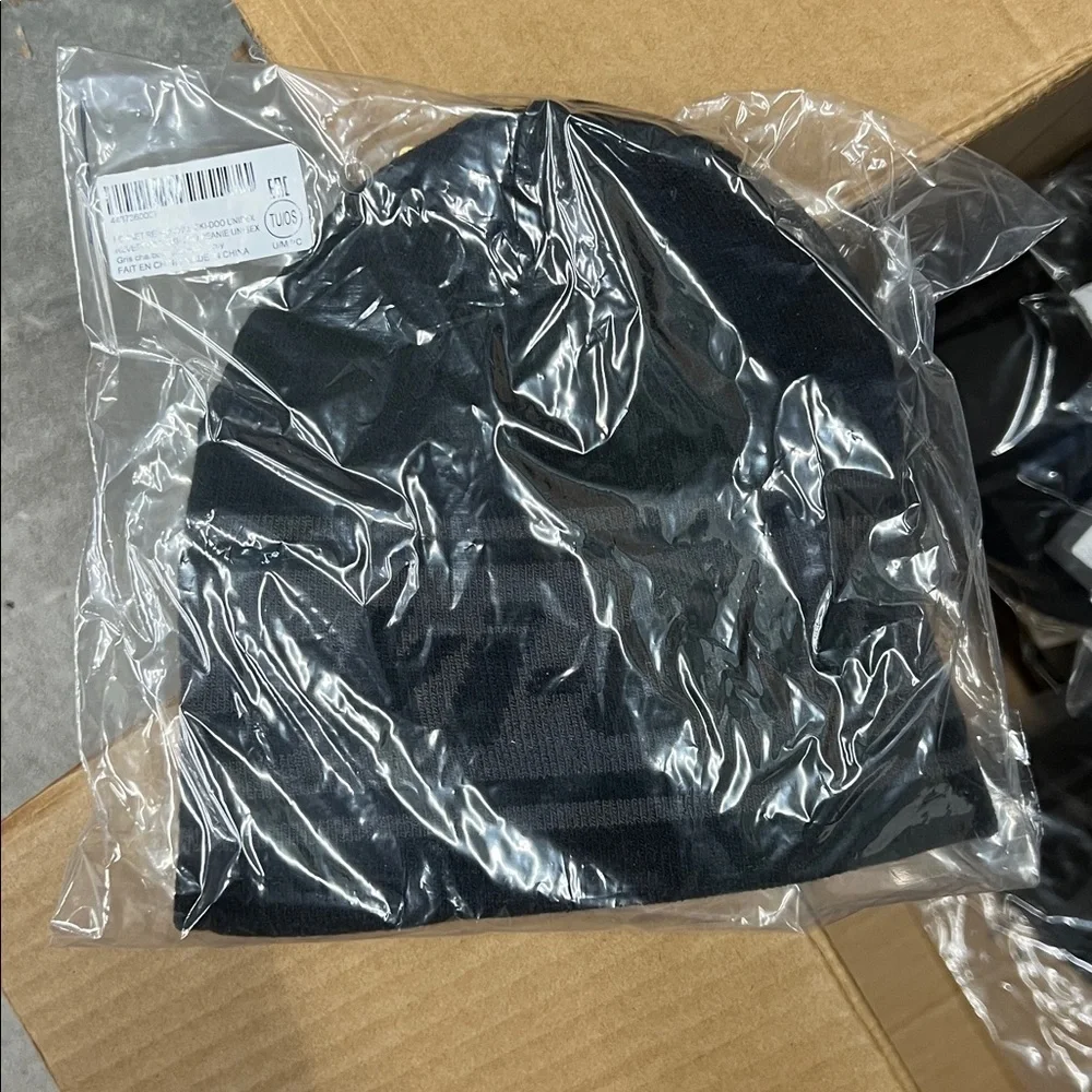 SKI-DOO REVERSIBLE BEANIE Adult - New in Polybag